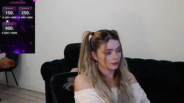 Kailynn Moenn online show from December 3, 2024, 6:33 pm