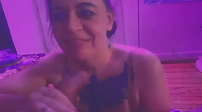 Snapshot of LB_Living chatting on December 11, 2024, 10:36 am LB Living online show from December 11, 2024, 10:36 am