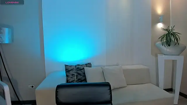 Snapshot of DannaCruz chatting on March 8, 2025, 10:43 am DannaCruz online show from March 8, 2025, 10:43 am