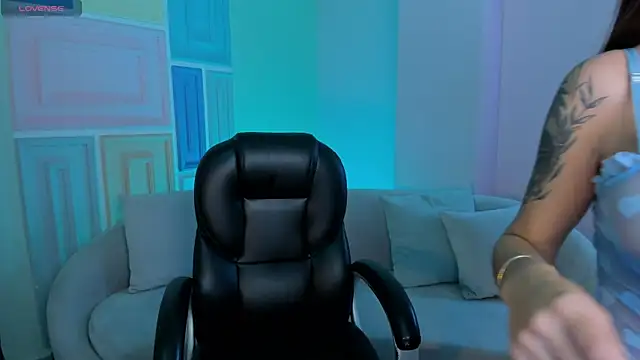 Snapshot of DannaCruz chatting on September 19, 2025, 7:07 pm DannaCruz online show from September 19, 2025, 7:07 pm