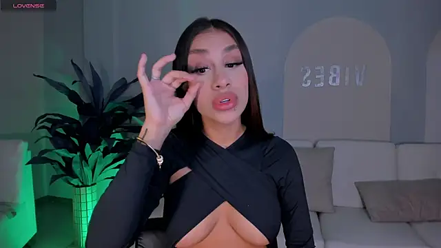 Snapshot of DannaCruz chatting on March 2, 2025, 10:47 am DannaCruz online show from March 2, 2025, 10:47 am