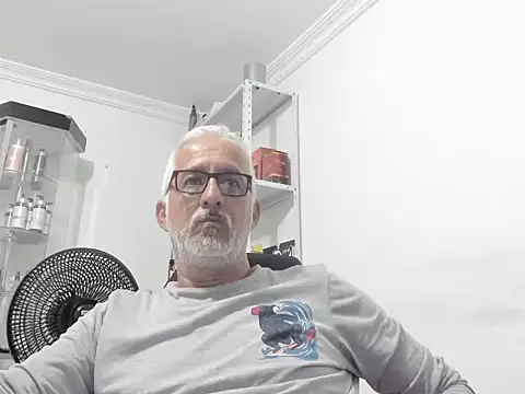 Snapshot of cenizo10124 chatting on December 17, 2025, 8:58 pm cenizo10124 online show from December 17, 2025, 8:58 pm