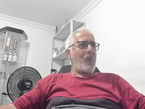 Snapshot of cenizo10124 chatting on December 13, 2025, 10:27 pm cenizo10124 online show from December 13, 2025, 10:27 pm