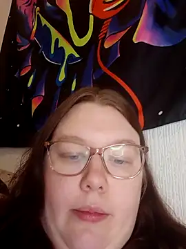 Sexycurvyemilyy online show from April 14, 2026, 8:14 pm