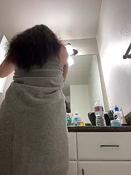 Natur4lBeautyb33 online show from December 10, 2024, 7:43 pm