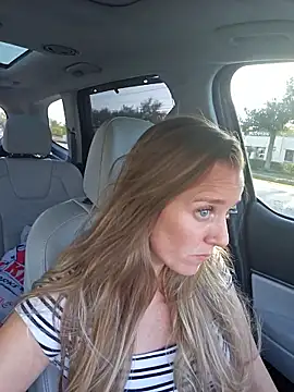 SkyelarSommer online show from January 17, 2026, 9:51 pm