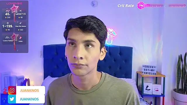 by pandora online show from October 31, 2025, 7:54 pm