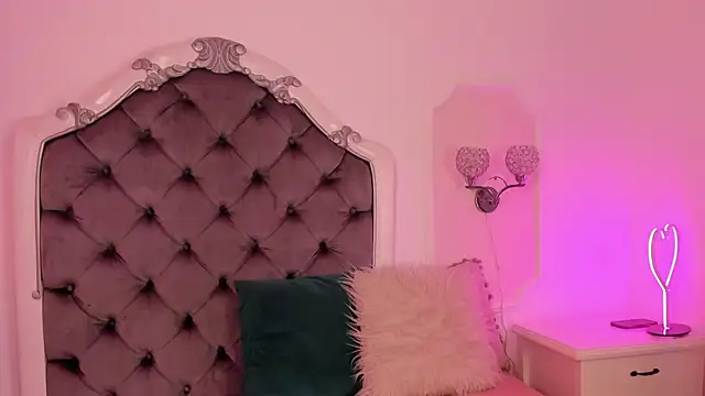 Victoria Watsson online show from March 17, 2025, 7:48 pm