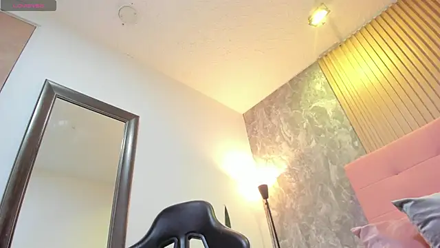 Snapshot of victoria__milf_ chatting on December 5, 2025, 9:23 pm victoria milf online show from December 5, 2025, 9:23 pm