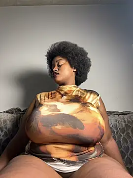 KnockoutBestie online show from January 7, 2025, 6:35 pm