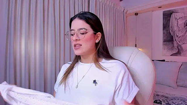 nathalie rivers online show from April 10, 2026, 11:17 am