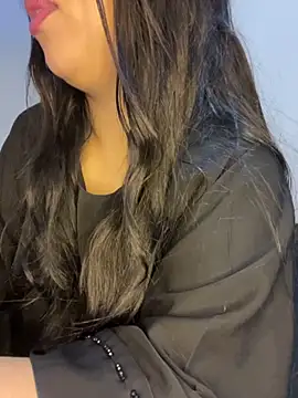 Mayacrayzi online show from October 6, 2025, 9:21 am