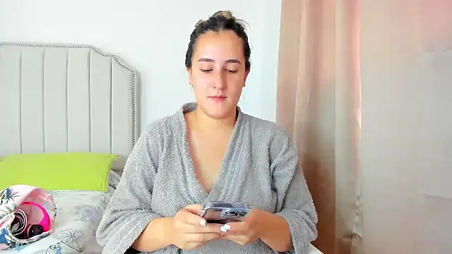 Hanna86 online show from October 23, 2025, 5:00 pm