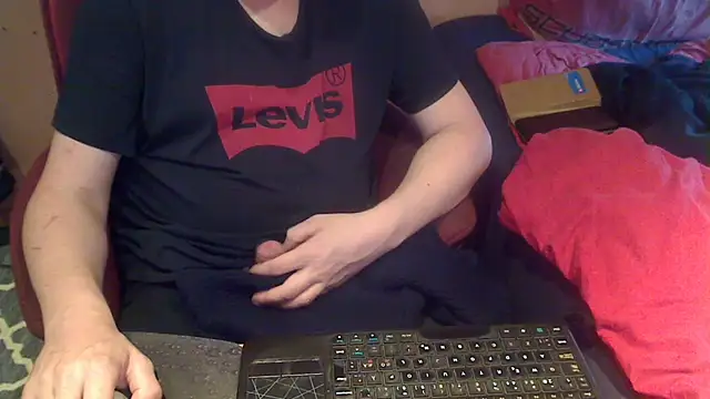 ArmySweater online show from September 13, 2025, 4:07 pm