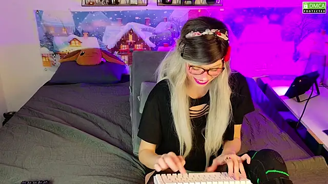 Kittychatte online show from January 13, 2026, 9:19 pm