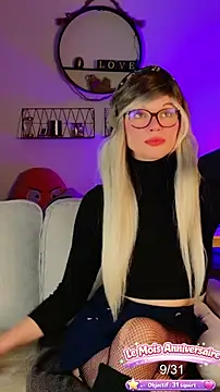 Kittychatte online show from April 14, 2026, 12:43 pm