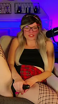 Kittychatte online show from May 18, 2026, 8:02 pm