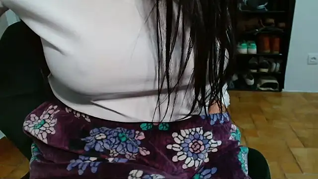 patatinahot87 online show from January 10, 2026, 4:57 pm