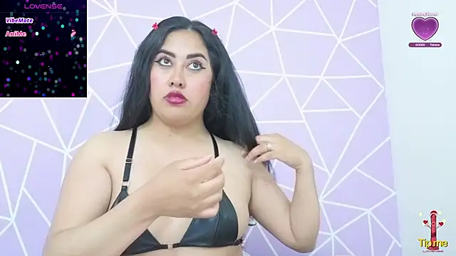 Snapshot of altheamoore chatting on November 8, 2025, 9:29 pm altheamoore online show from November 8, 2025, 9:29 pm