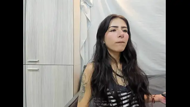 Snapshot of Mhelanny2 chatting on December 13, 2025, 8:59 pm Mhelanny2 online show from December 13, 2025, 8:59 pm