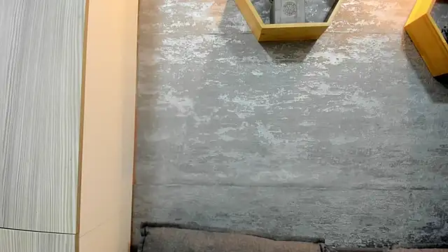 Mhelanny2 online show from April 8, 2026, 10:11 pm