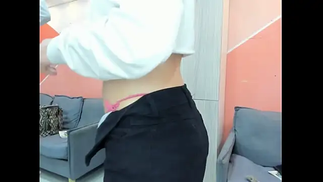 Snapshot of Mhelanny2 chatting on November 6, 2025, 7:51 pm Mhelanny2 online show from November 6, 2025, 7:51 pm