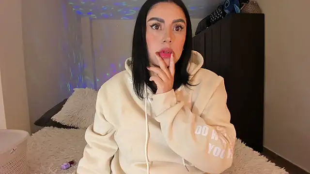 Snapshot of rosalie_lust chatting on February 28, 2025, 3:15 am rosalie lust online show from February 28, 2025, 3:15 am