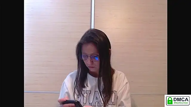 Sophi Cute online show from April 18, 2026, 11:45 am