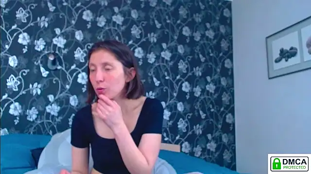 Sophi Cute online show from May 25, 2026, 12:26 pm