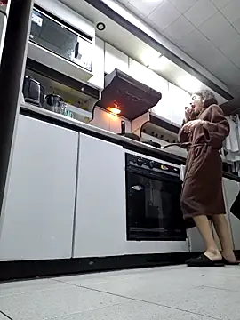 Sam Sara online show from April 13, 2026, 5:33 am