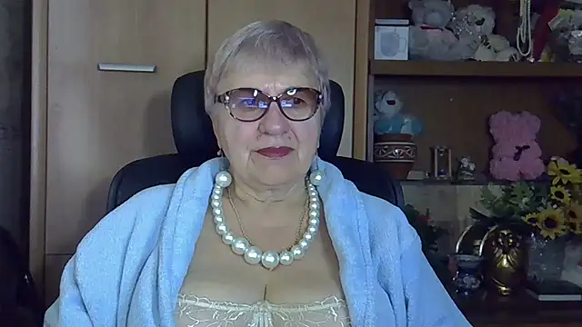 Snapshot of SweetCherry27 chatting on November 24, 2025, 6:35 am SweetCherry27 online show from November 24, 2025, 6:35 am