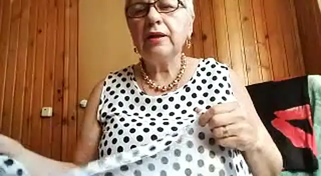 Snapshot of SweetCherry27 chatting on June 21, 2026, 5:02 am SweetCherry27 online show from June 21, 2026, 5:02 am