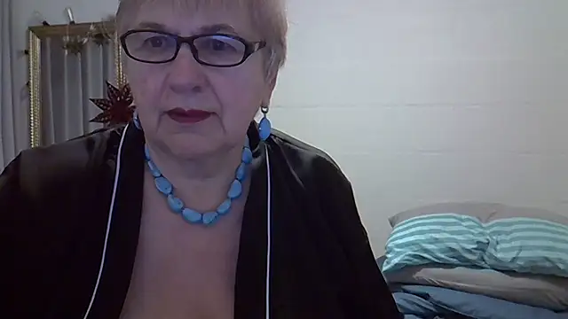 SweetCherry27 online show from February 18, 2026, 5:16 am