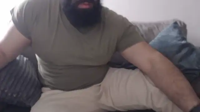 hugemachohandsome online show from April 3, 2026, 8:10 am