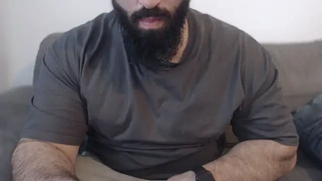 hugemachohandsome online show from April 19, 2026, 9:54 am