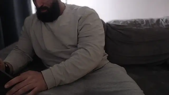 hugemachohandsome online show from December 5, 2025, 11:53 am