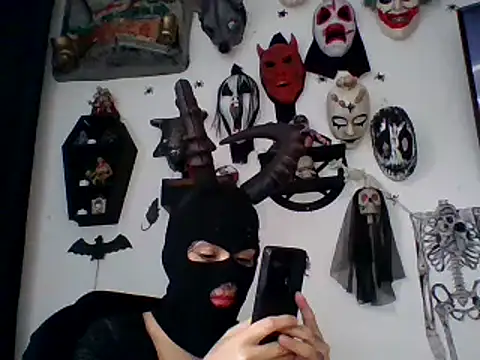 Snapshot of FeticheMacabre chatting on November 14, 2025, 8:01 pm FeticheMacabre online show from November 14, 2025, 8:01 pm