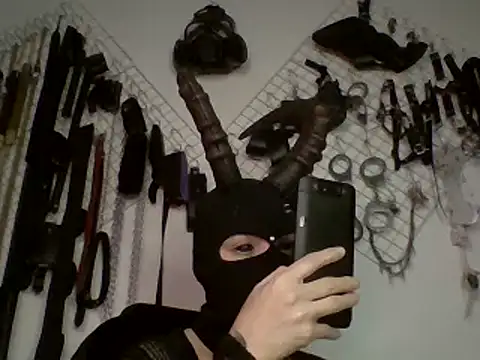 Snapshot of FeticheMacabre chatting on January 18, 2025, 2:47 am FeticheMacabre online show from January 18, 2025, 2:47 am