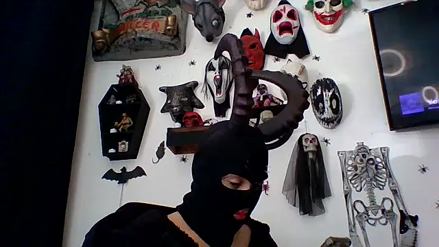 Snapshot of FeticheMacabre chatting on November 11, 2025, 3:40 pm FeticheMacabre online show from November 11, 2025, 3:40 pm