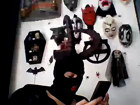 Snapshot of FeticheMacabre chatting on September 14, 2025, 4:51 pm FeticheMacabre online show from September 14, 2025, 4:51 pm