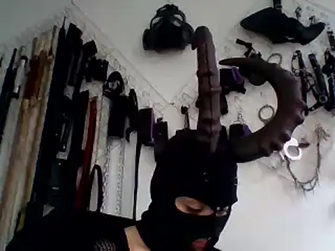 Snapshot of FeticheMacabre chatting on January 1, 2025, 5:55 pm FeticheMacabre online show from January 1, 2025, 5:55 pm