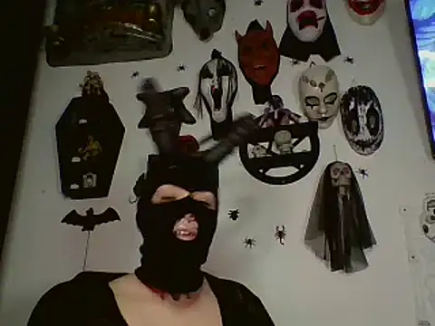 Snapshot of FeticheMacabre chatting on October 4, 2025, 4:14 am FeticheMacabre online show from October 4, 2025, 4:14 am