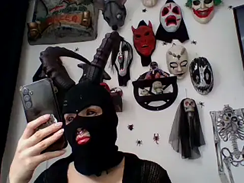 Snapshot of FeticheMacabre chatting on November 9, 2025, 4:22 pm FeticheMacabre online show from November 9, 2025, 4:22 pm