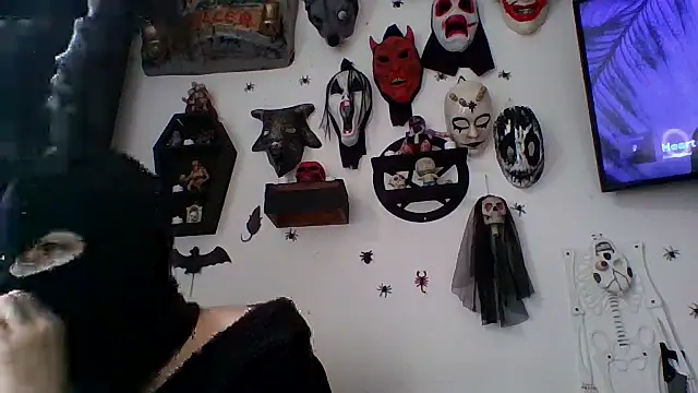 Snapshot of FeticheMacabre chatting on September 28, 2025, 5:09 pm FeticheMacabre online show from September 28, 2025, 5:09 pm