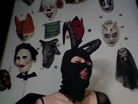 Snapshot of FeticheMacabre chatting on December 4, 2024, 12:35 am FeticheMacabre online show from December 4, 2024, 12:35 am