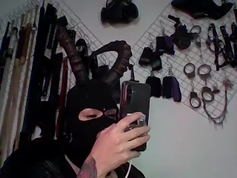 Snapshot of FeticheMacabre chatting on December 27, 2024, 10:59 pm FeticheMacabre online show from December 27, 2024, 10:59 pm