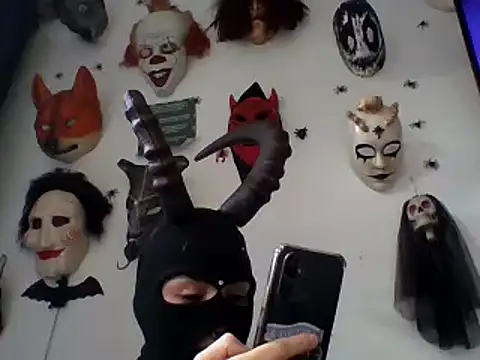 Snapshot of FeticheMacabre chatting on December 6, 2024, 8:34 pm FeticheMacabre online show from December 6, 2024, 8:34 pm