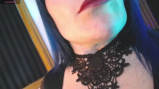 alicia moom online show from November 1, 2025, 7:30 pm