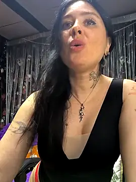 KikiXRed online show from March 24, 2026, 4:51 pm