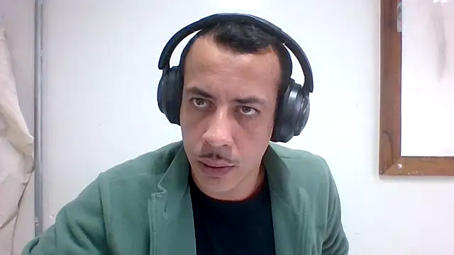 MachoScorpionCaralho online show from June 3, 2026, 2:33 pm